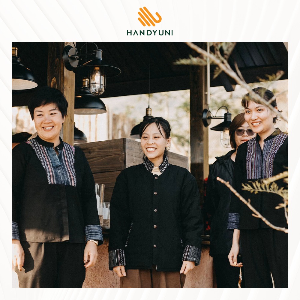 10-dong-phuc-khach-san