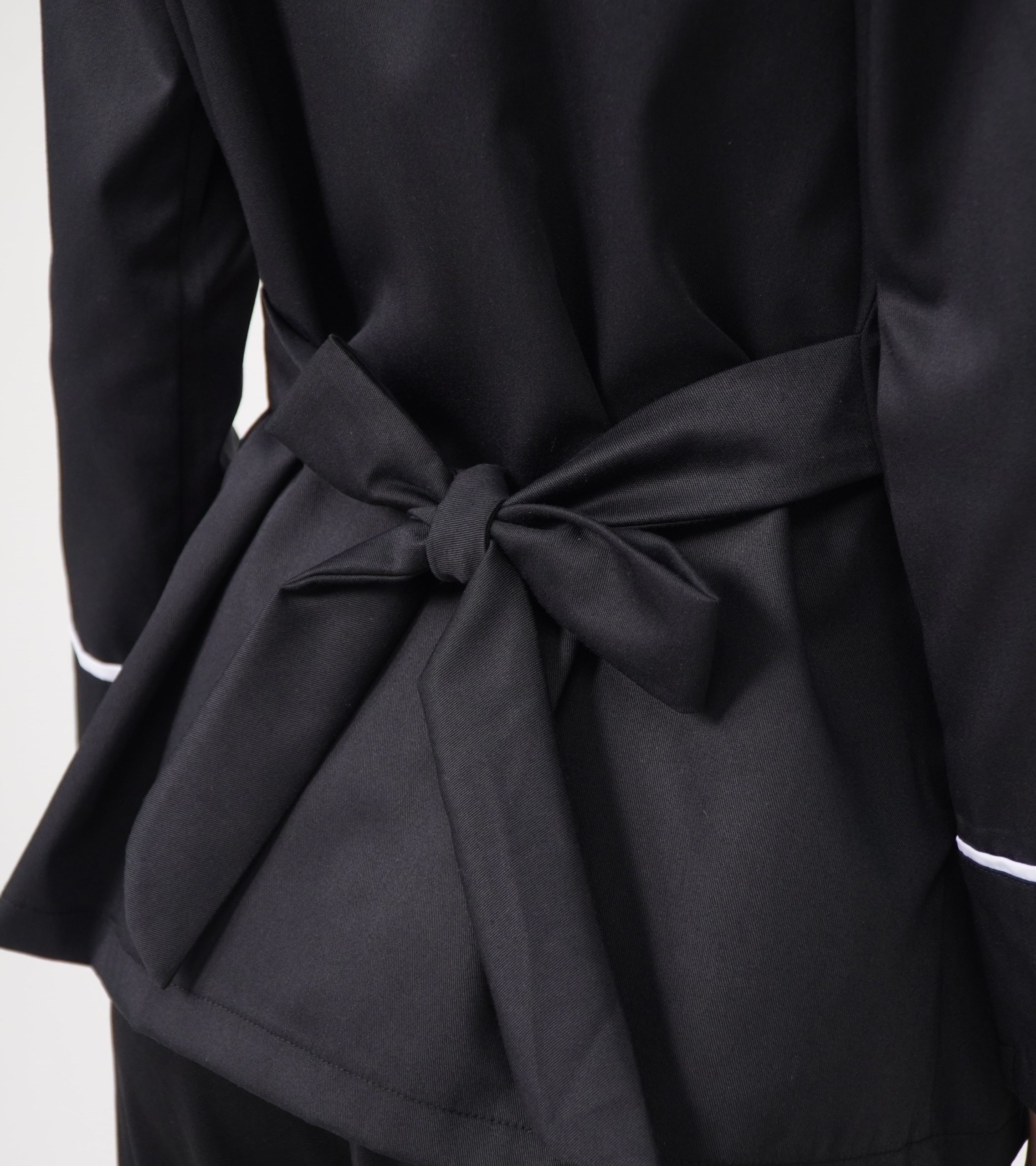 Ao-bep-mau-den-dai-tay-soc-trang-9