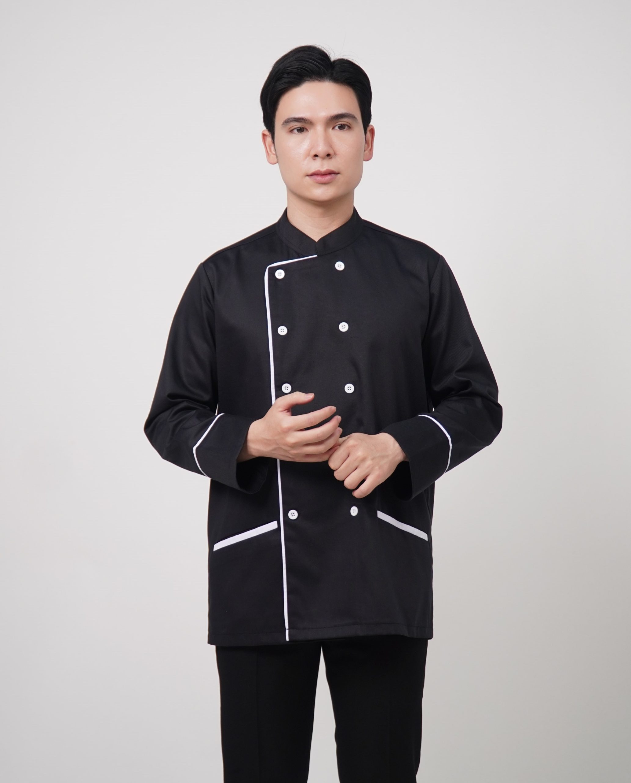 Ao-bep-mau-den-dai-tay-soc-trang