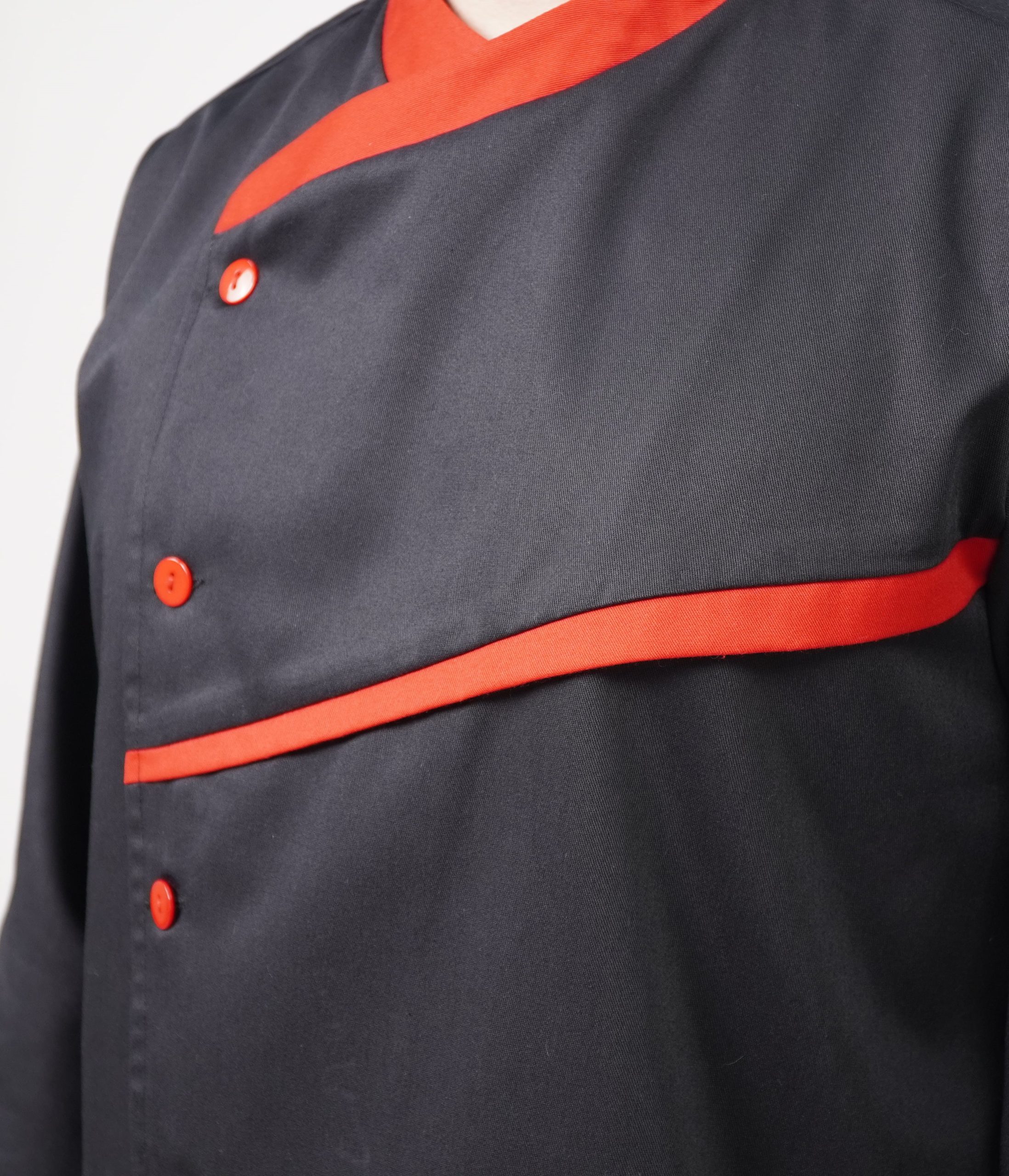 Ao-dau-bep-dai-tay-mau-den-7