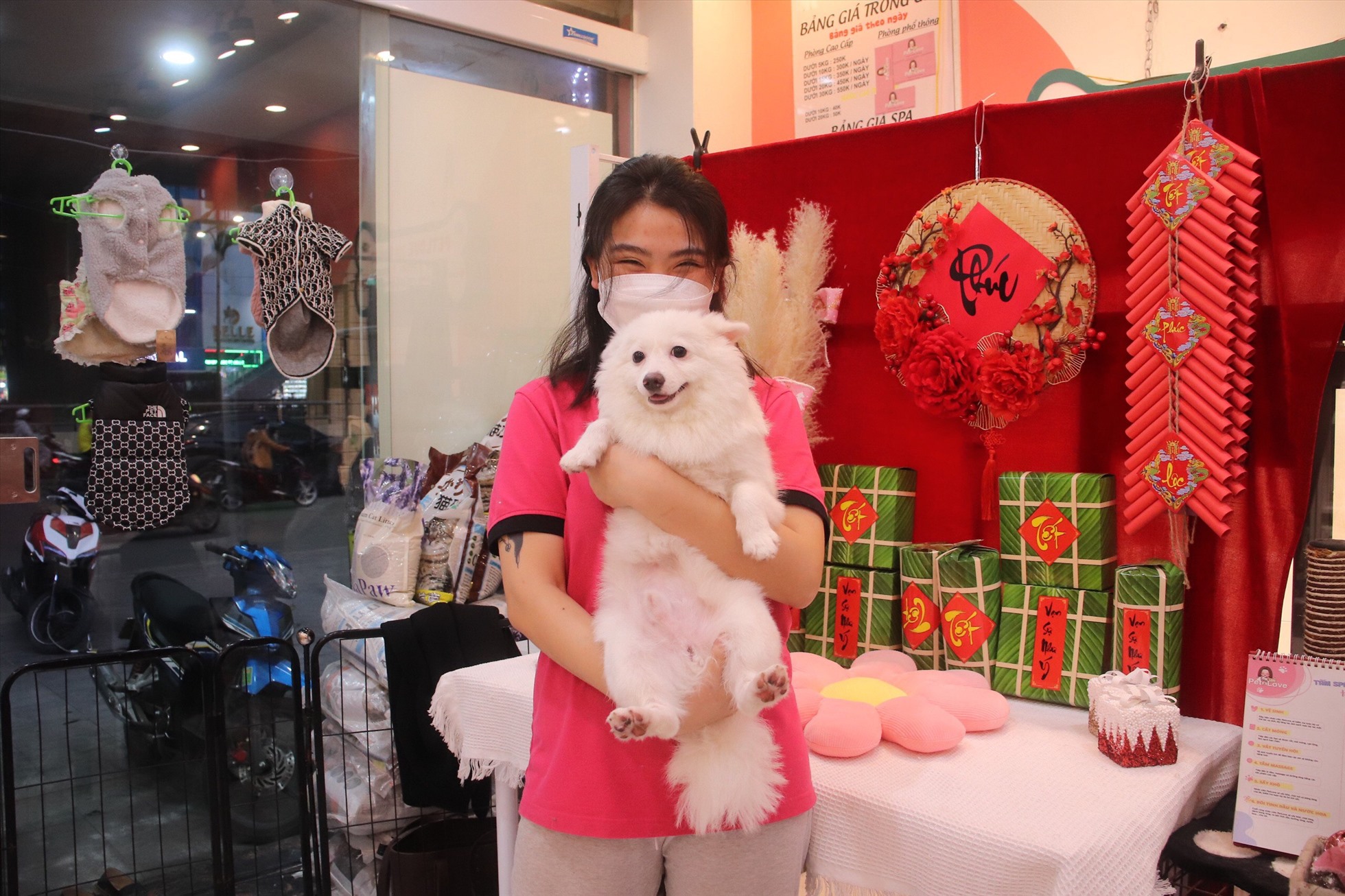 dong-phuc-cua-hang-thu-cung-10 Đồng Phục Bốn Mùa là đơn vị uy tín chuyên cung cấp các đa dạng các mẫu mã đồng phục đẹp