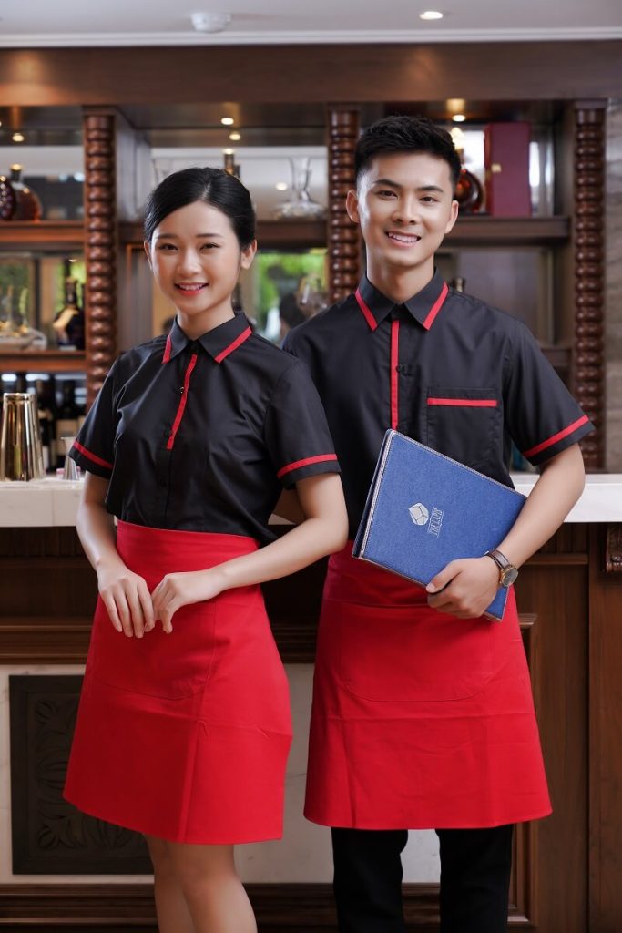 Khách hàng sẽ dễ phân biệt được vị trí việc làm của nhân viên qua đồng phục khách sạn