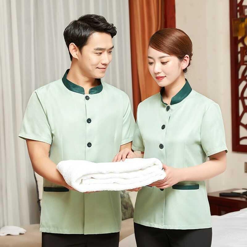 Chất liệu vải luôn là yếu tố quan trọng khi may đồng phục nhà hàng Đà Nẵng 