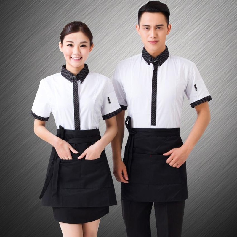 Áo sơ mi với chân váy hay quần tây là đồng phục nhà hàng Đà Nẵng phổ biến nhất