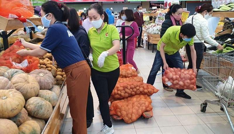 Đồng phục Big C có màu xanh mát mắt
