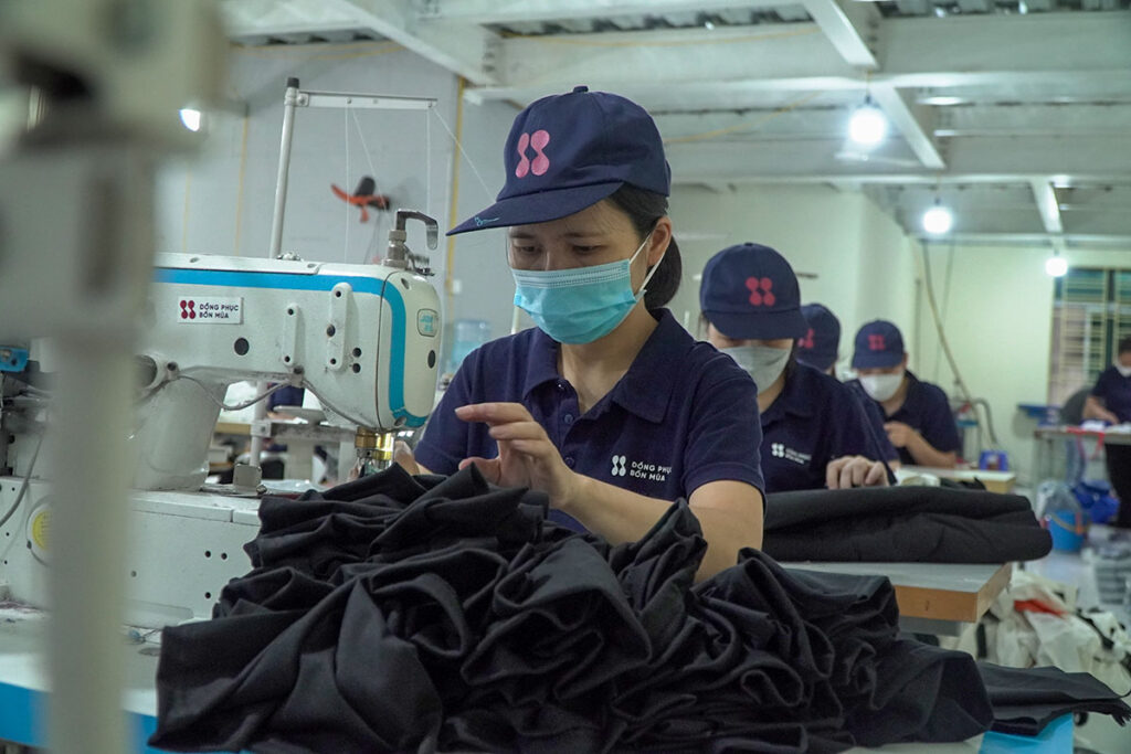 Handy Uni - Xưởng may tạp dề bếp uy giá rẻ