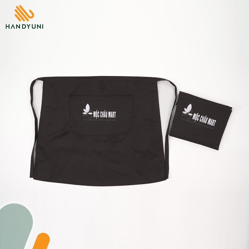 Tạp dề ngang hông in logo giúp quảng bá thương hiệu của doanh nghiệp hiệu quả