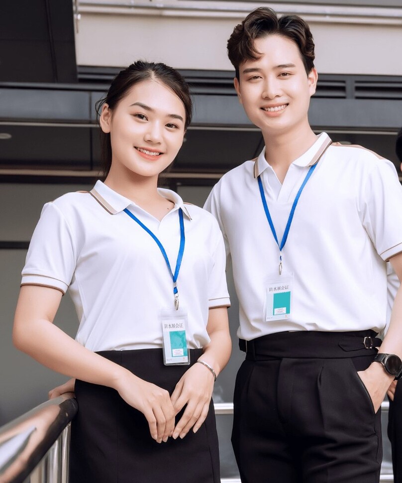 dong-phuc-cong-ty-mau-trang-co-chu-v (3)