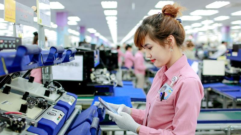 Các mẫu đồng phục công nhân công ty đa dạng về kiểu dáng