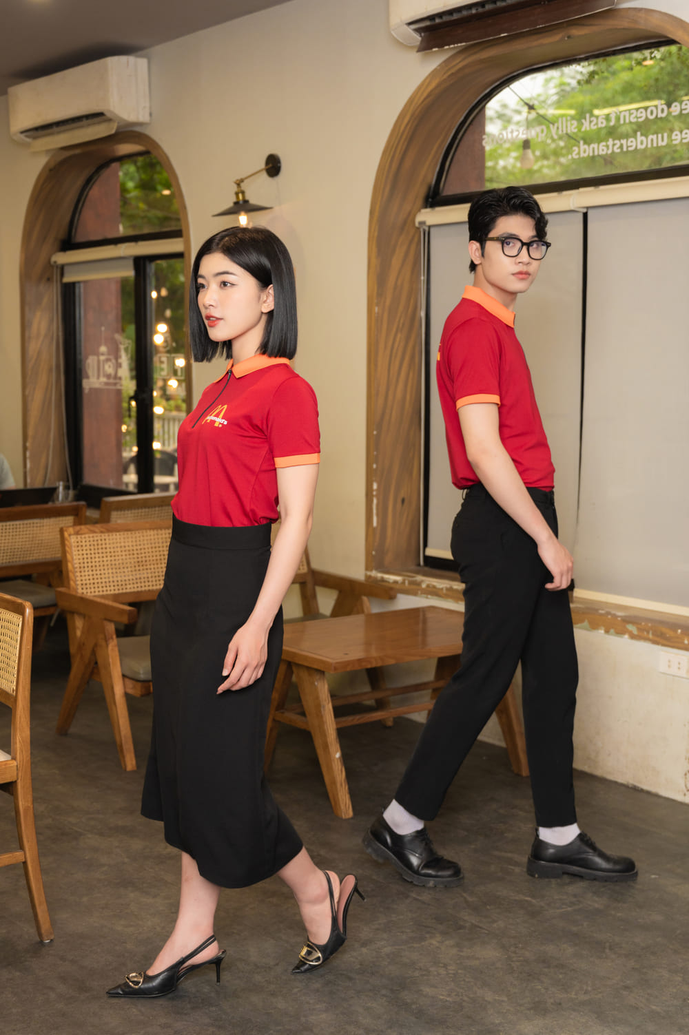 dong-phuc-nha-hang-mcdonald's-01