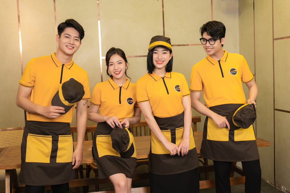 dong-phuc-nha-hang-vuvuzela-02