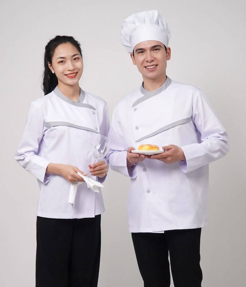 Mẫu áo bếp bán lẻ màu trắng gây ấn tượng với viền xám mới mẻ