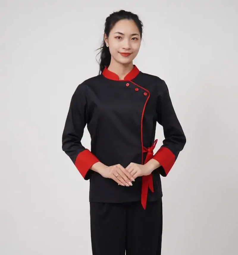 Áo đầu bếp nữ màu đen phối đỏ với điểm nhấn dây thắt eo mềm mại, nữ tính