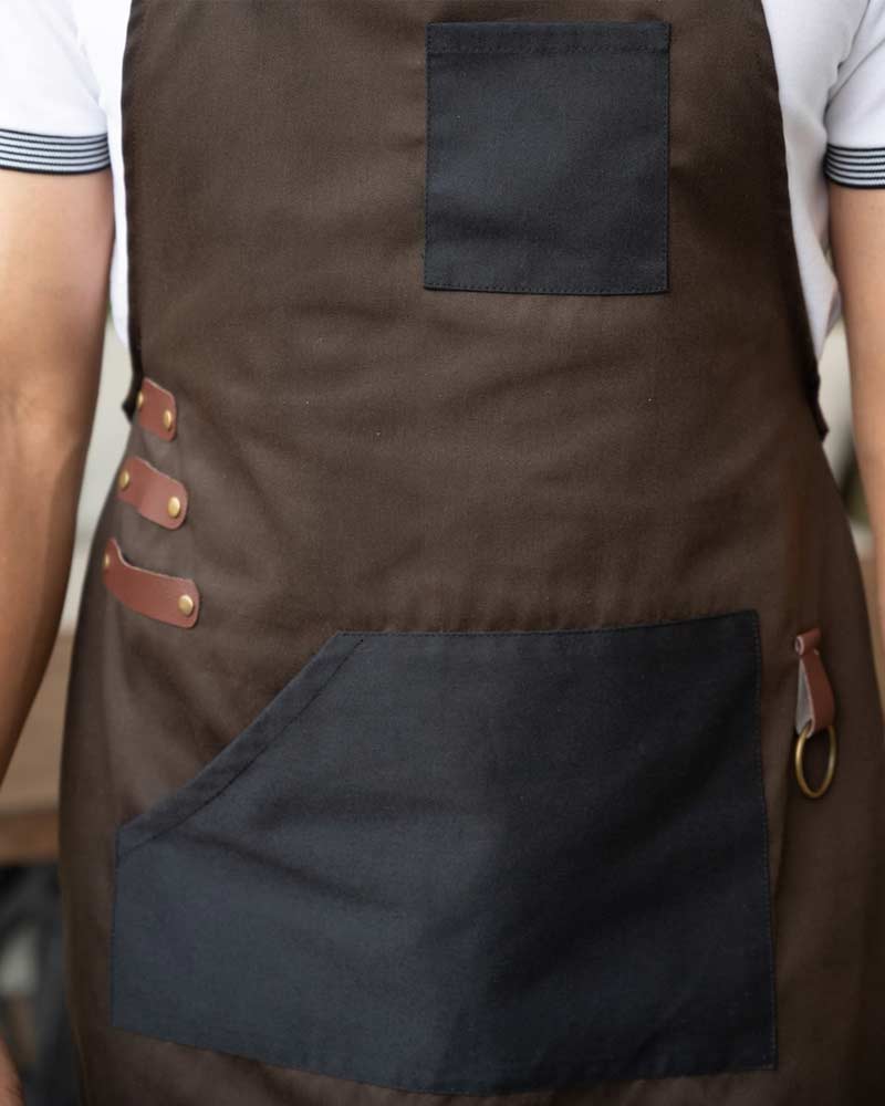 Tạp dề đồng phục dáng yếm ghi đen dây đeo da