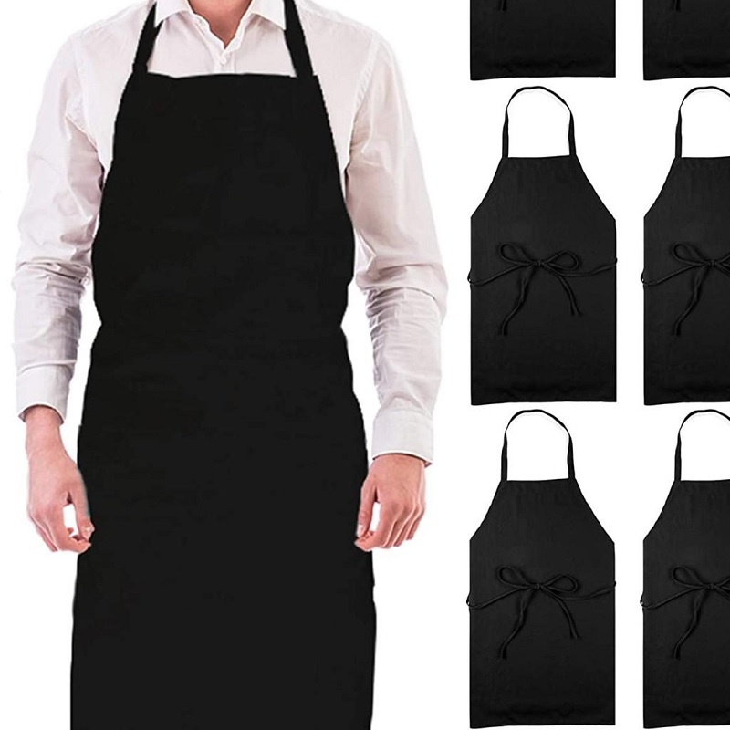 Thiết kế tạp dề màu đen dáng dài giúp tăng khả năng bảo vệ quần áo khỏi các vết bẩn