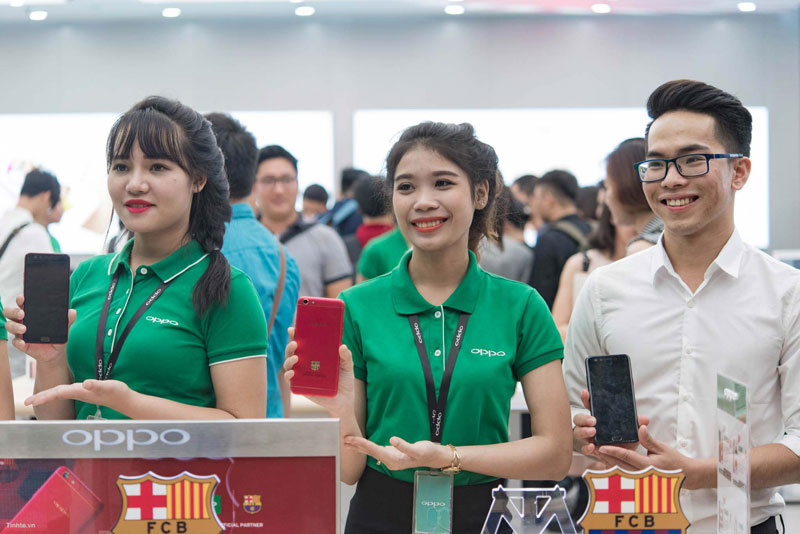 Thiết kế đặc trưng của đồng phục Oppo