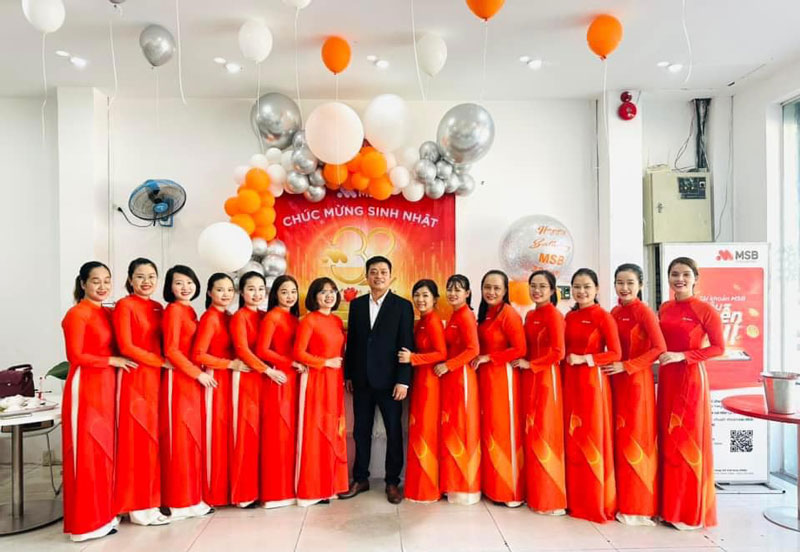 Đồng phục áo dài cho nhân viên nữ ngân hàng MSB