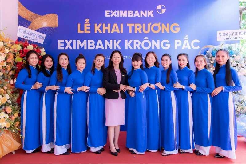 Đồng phục áo dài Eximbank cho lễ tân nữ