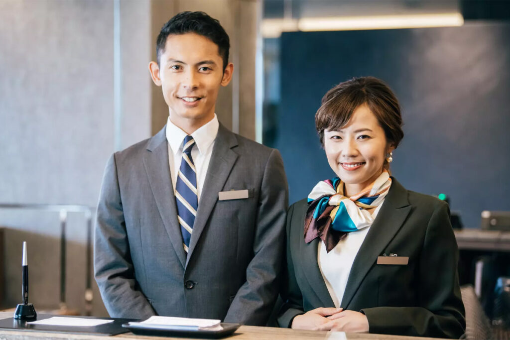 Mẫu đồng phục vest lễ tân nhà hàng sang trọng