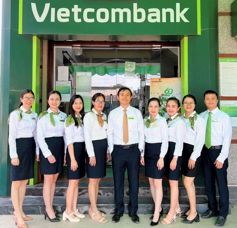 Mặc đồng phục Vietcombank thể hiện sự chuyên nghiệp của công ty