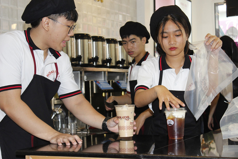 Áo thun có cổ đồng phục Hokkaido