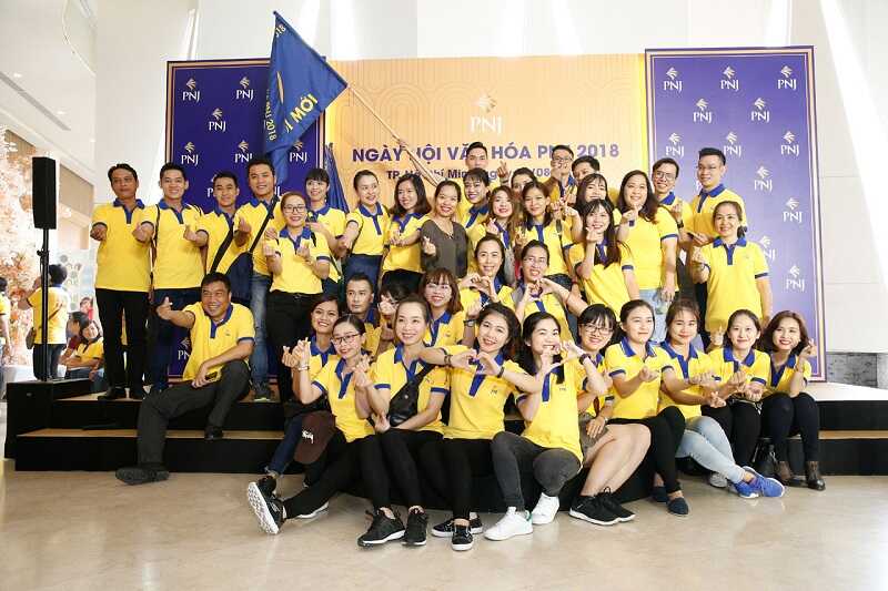 Mẫu đồng phục áo thun cổ polo cho nhân viên PNJ