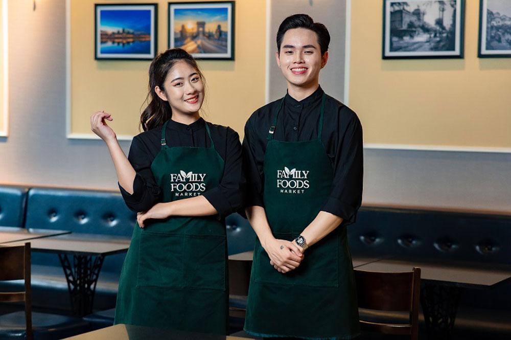 combo-ao-dong-phuc-nha-hang-mau-den-phoi-tap-de-xanh-la-ava