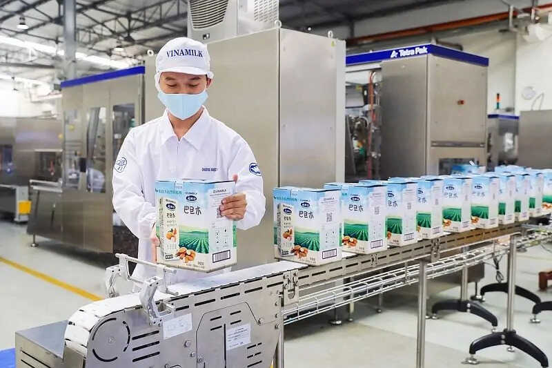 Mẫu đồng phục cho công nhân nhà máy Vinamilk