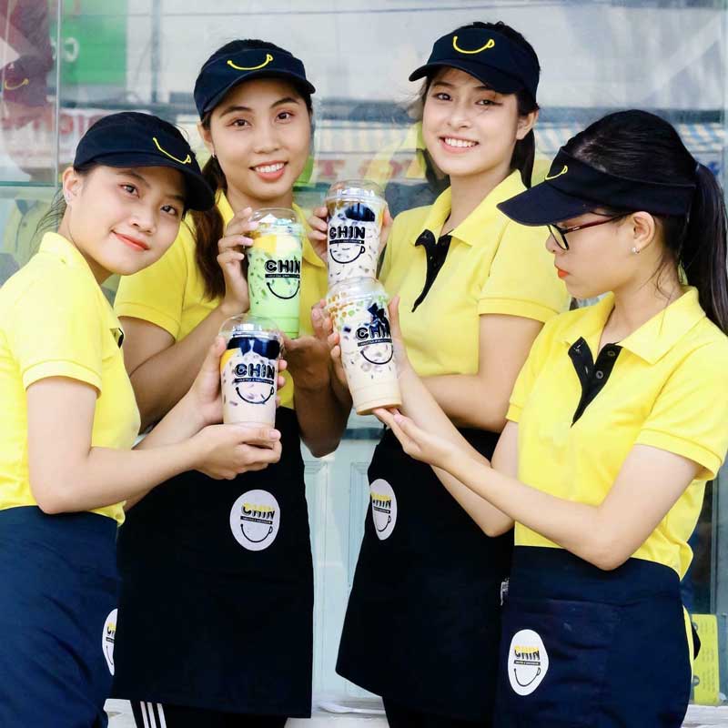 Mũ lưỡi trai đồng phục trà sữa Chin với logo mặt cười cá tính