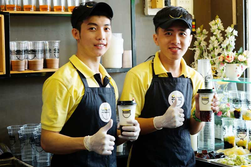 Tạp dề cho nhân viên trà sữa Chin màu đen năng động
