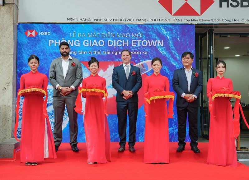 Đồng phục áo dài ngân hàng HSBC đẹp nền nã