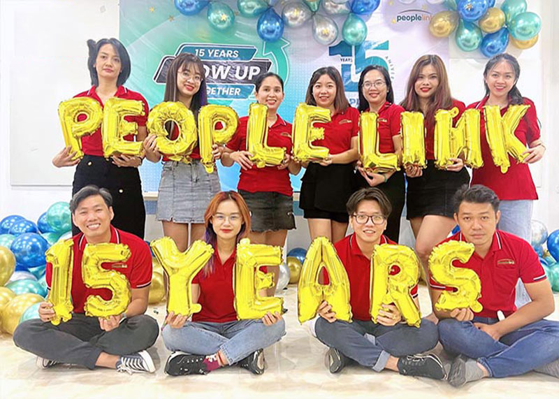 Áo thun có cổ đồng phục màu đỏ People Link