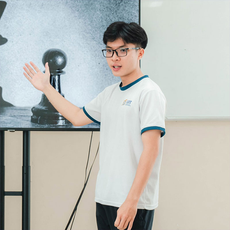 Đồng phục áo thun cổ tròn UIT