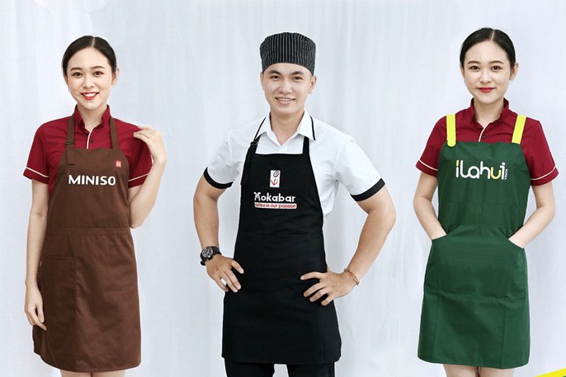Mẫu tạp dề in logo và hoạ tiết rất dễ nhận diện