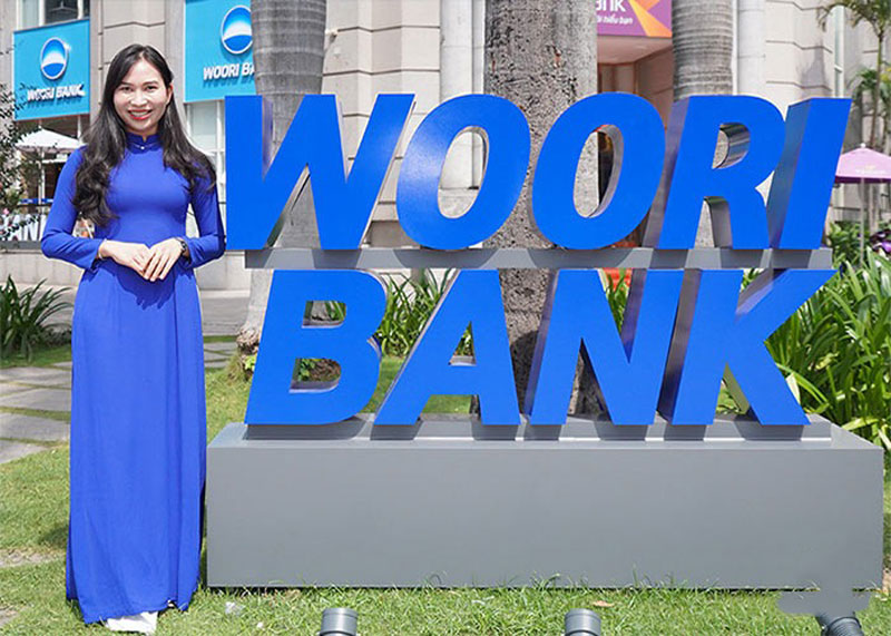 Áo dài đồng phục Woori Bank