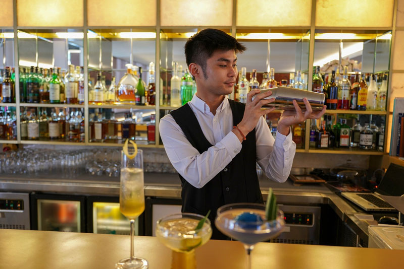 Đồng phục bartender Hotel de l'Opera Hanoi