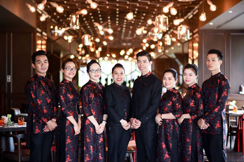 Đồng phục bellman Hotel des Arts Saigon