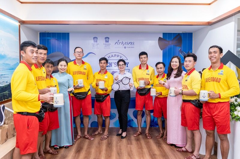Đồng phục khách sạn Furama Resort Danang cho nhân viên cứu hộ