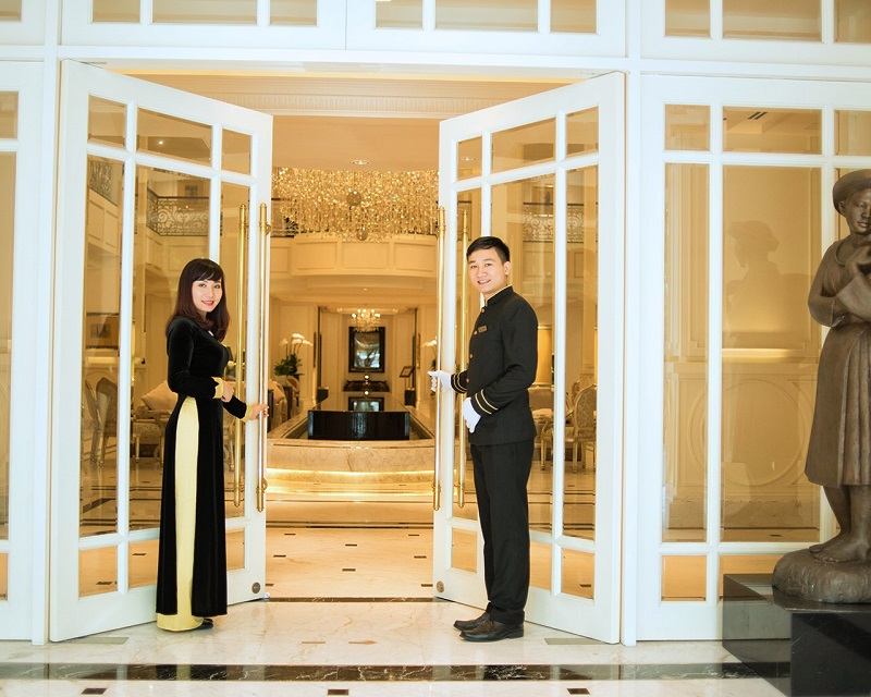 Đồng phục khách sạn Apricot Hotel cho nhân viên doorman