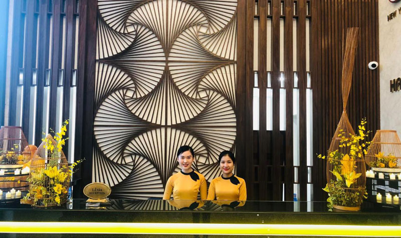 Đồng phục lễ tân New Century Hạ Long