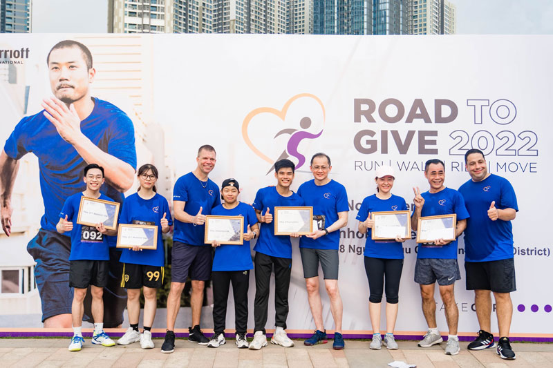 Đồng phục teambuilding Renaissance Riverside Hotel Saigon