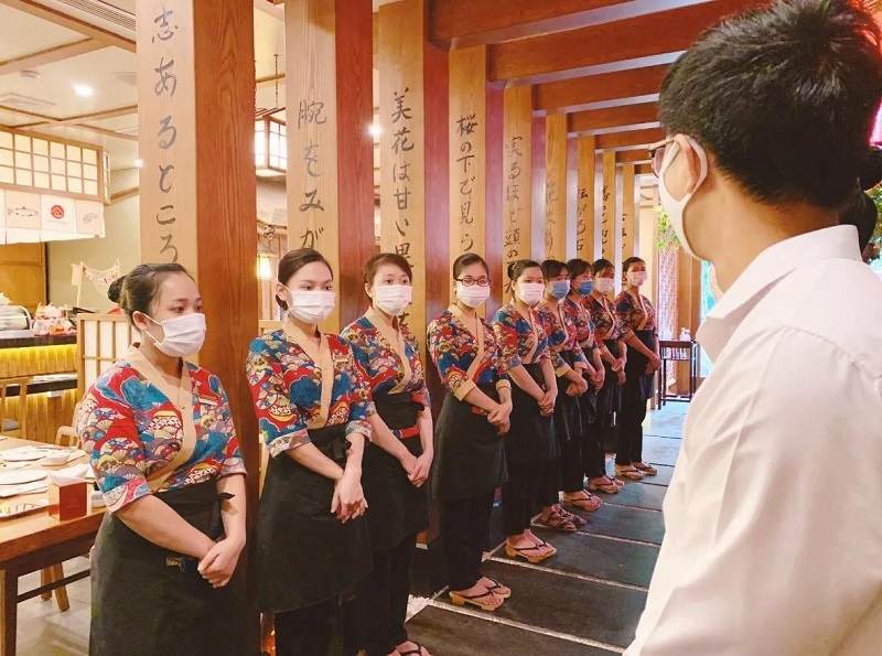 May đồng phục nhà hàng nhiều mẫu mã, giá rẻ tại xưởng Anh Đức Tài