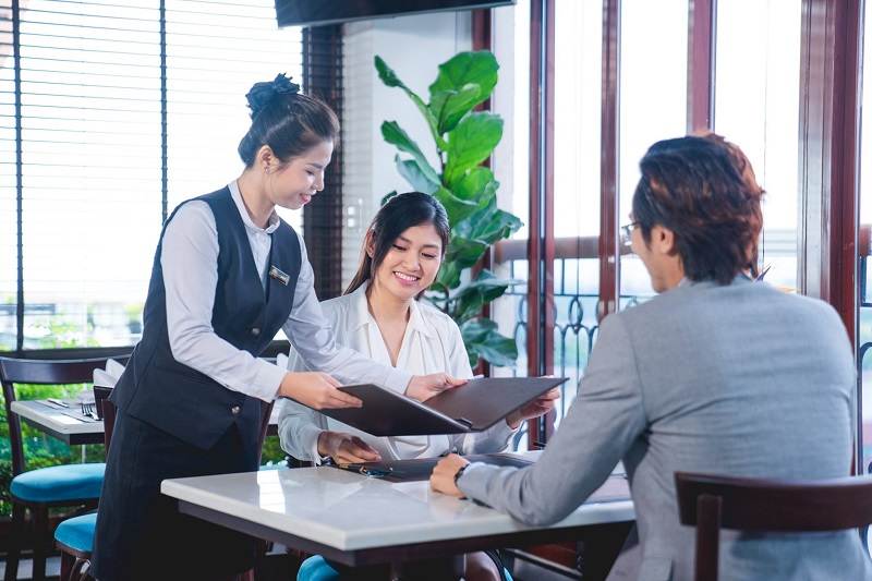 Mẫu đồng phục nhà hàng đẹp tại xưởng may Khánh Ngọc