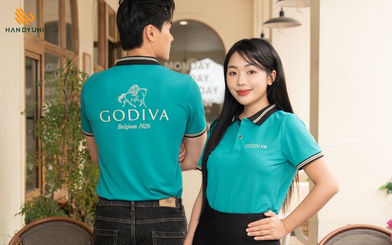 Áo thun trơn in logo trước ngực, sau lưng