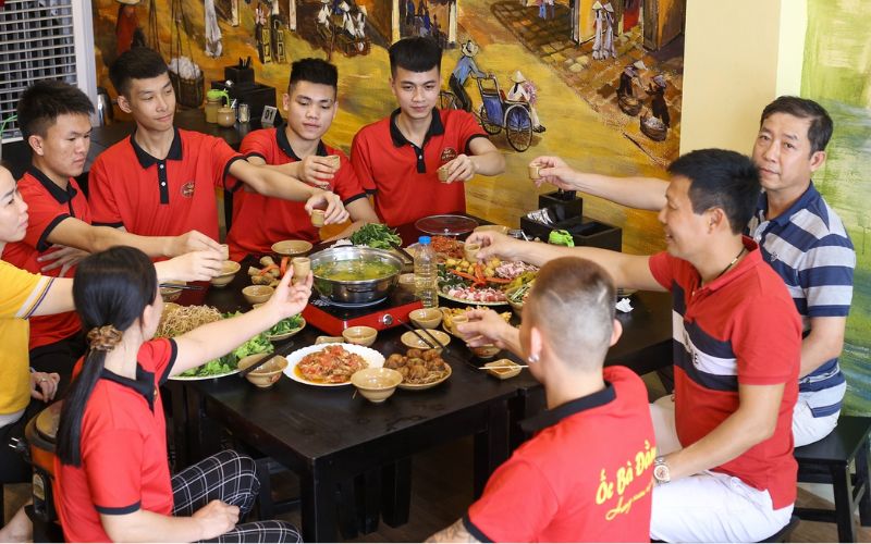 Cam kết của Handy Uni khi đặt may đồng phục quán ốc