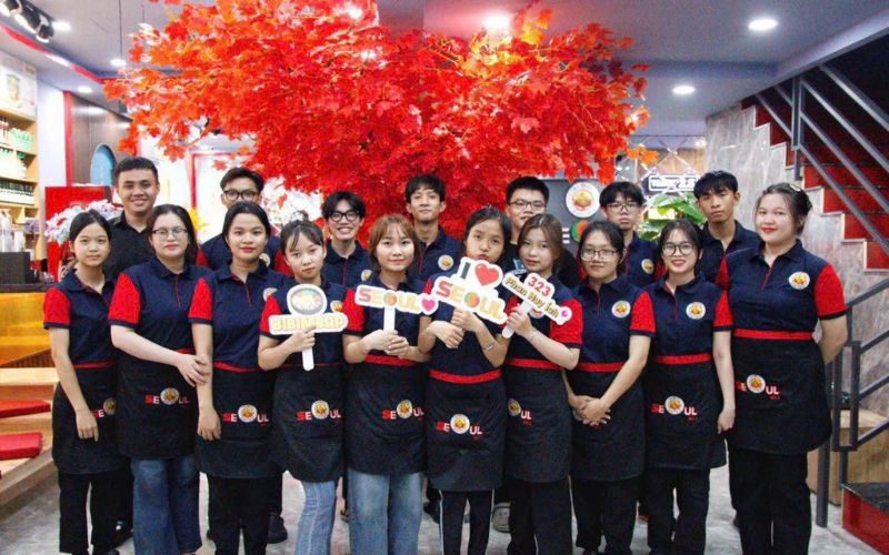 Có thể sử dụng nhiều chất liệu vải khác nhau cho đồng phục quán mì cay