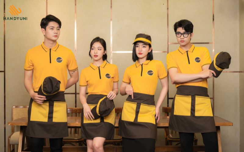 Nhân viên thường xuyên di chuyển, cần trang phục thoải mái, thấm hút tốt