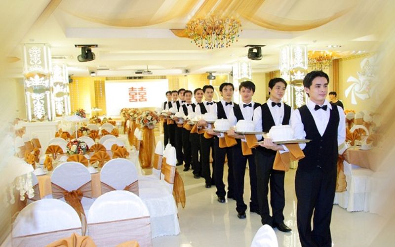 Thiết kế phải phù hợp với phong cách và chủ đề của nhà hàng