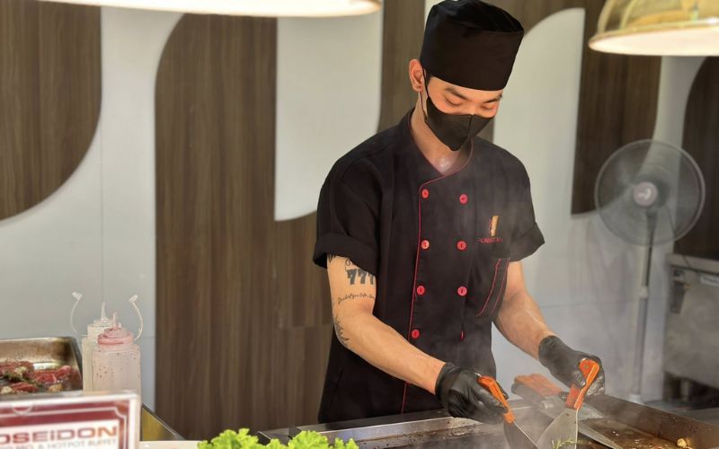 Trang phục đầu bếp và phụ bếp cho nhà hàng hải sản