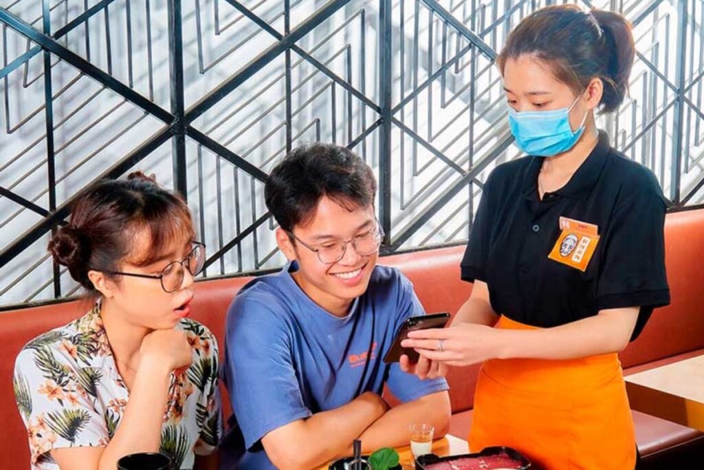 Gợi ý thiết kế mẫu đồng phục tương tự cho chuỗi nhà hàng lẩu